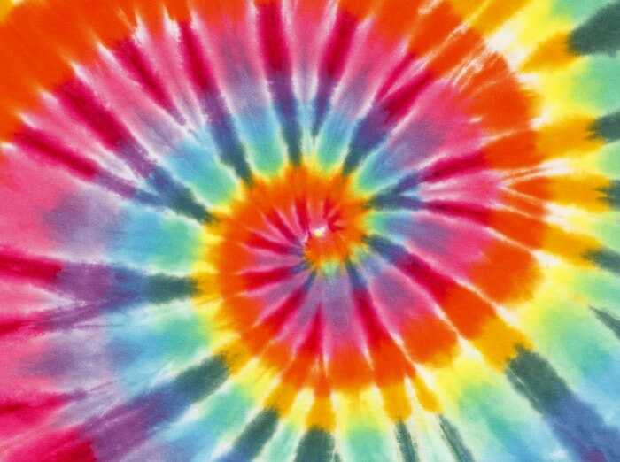 The Inspired Treehouse - 3 Fun Ways to Tie Dye With Kids! Check out these 3 fun and easy ideas for making cool tie dye tees with your kids at home or at school!