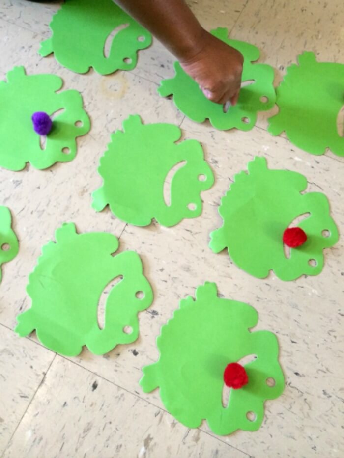 gross motor activities for preschoolers feed the frogs featured